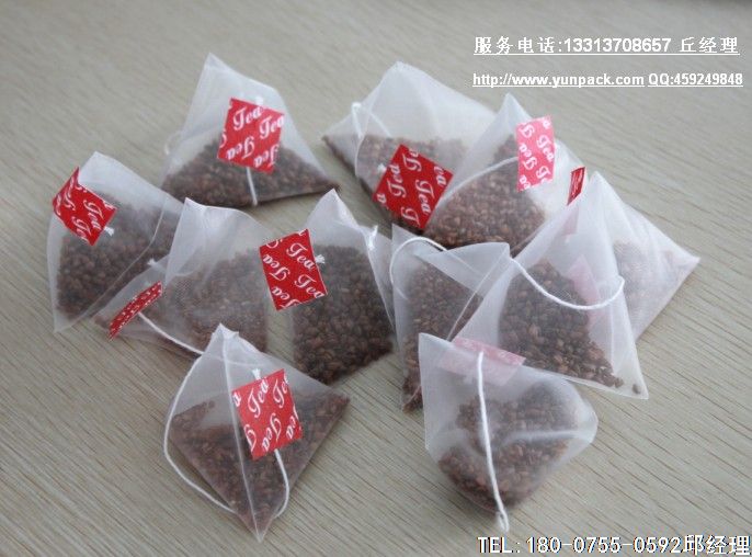 菊花加金银花、甘草同煎代茶饮用，有平肝明目、清热解毒之特效
